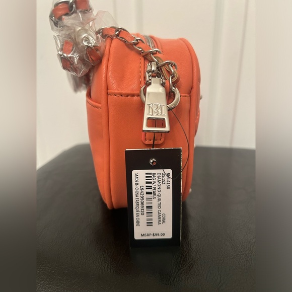 ⭐️ NWT Badgley Mischka Diamond Quilted Camera Crossbody Bag with Pearls ⭐️ - Picture 3 of 11